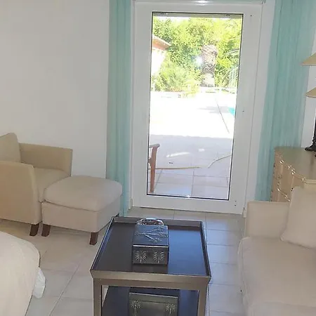 Sleeps 8 Pool Wifi Grimaud
