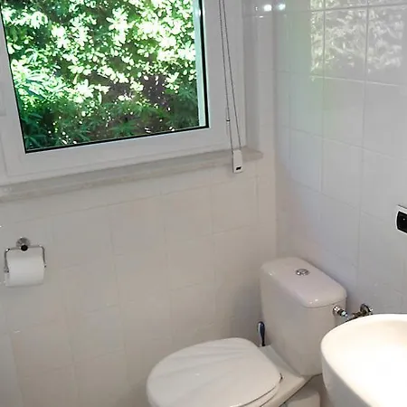 Sleeps 8 Pool Wifi Grimaud